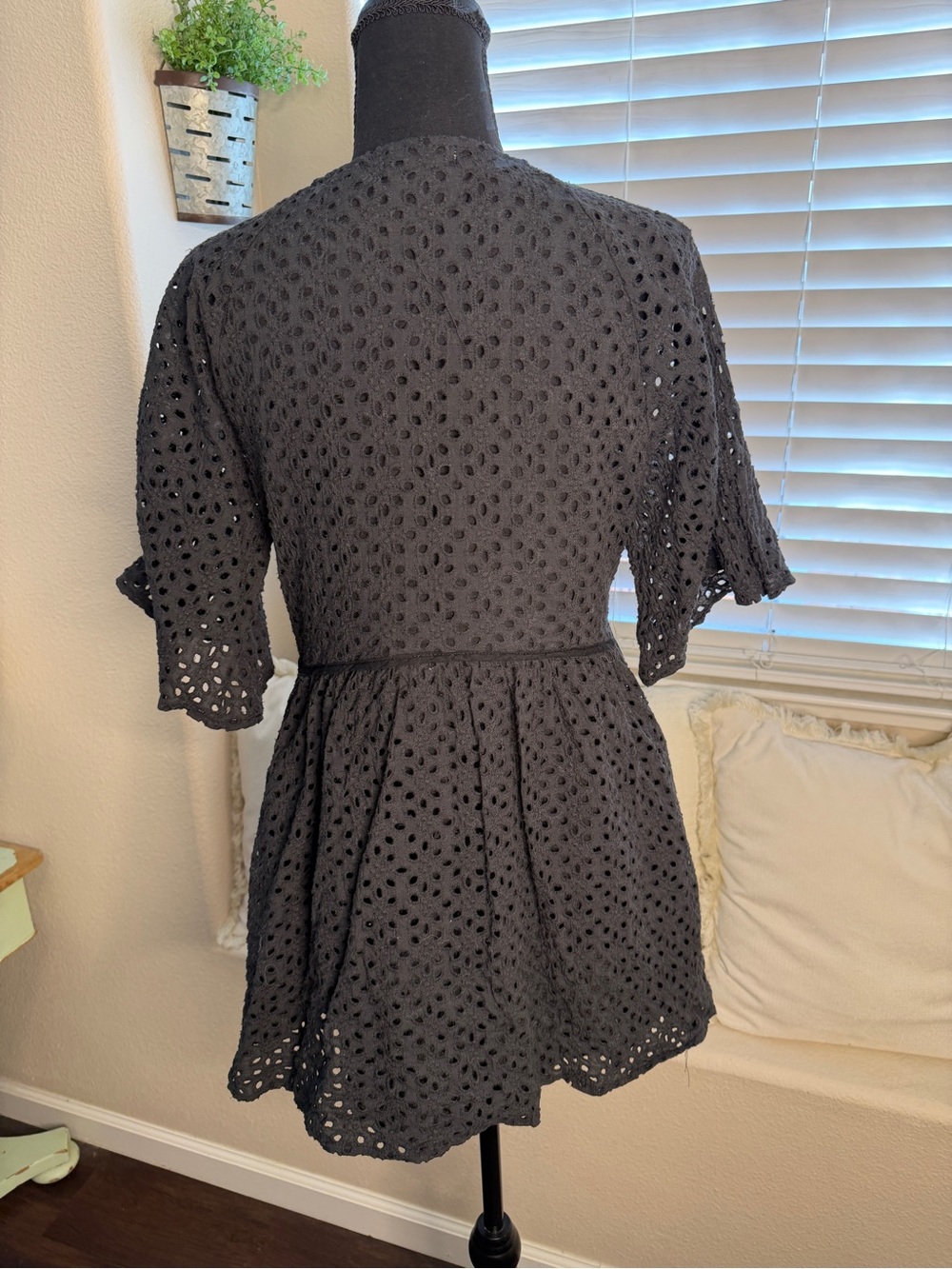 Elan Black Eyelet Mini Dress Boho Flutter Sleeve Split Neck - Picture 6 of 7